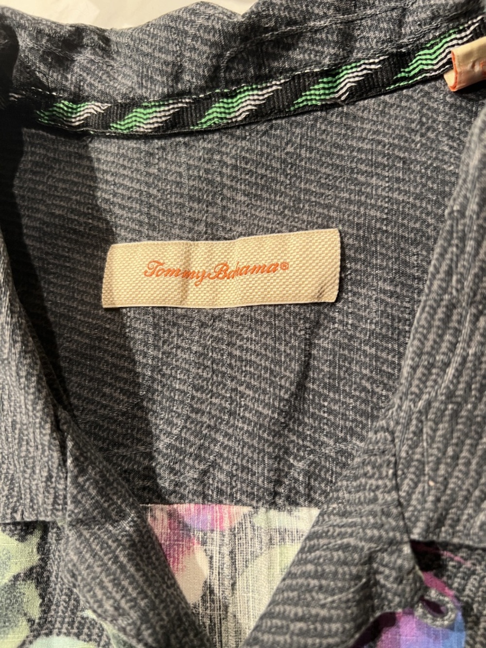 Tommy Bahama Men's Tropical Palm Hibiscus Flower Summer Holiday Button Up Shirt - Picture 5 of 8